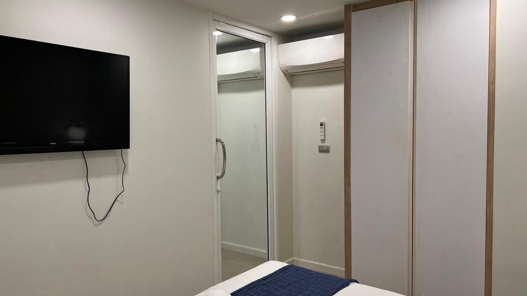 Blu 395 Apartment Bangkok Exterior photo
